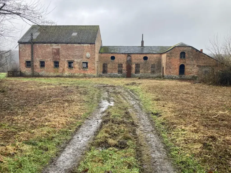 Ferme à lunettes, Féron, Glageon, Sains-du-Nord (Nord)