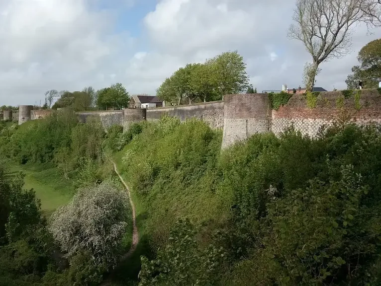 Photographie des Remparts de Montreuil-sur-Mer (Pas-de-Calais)